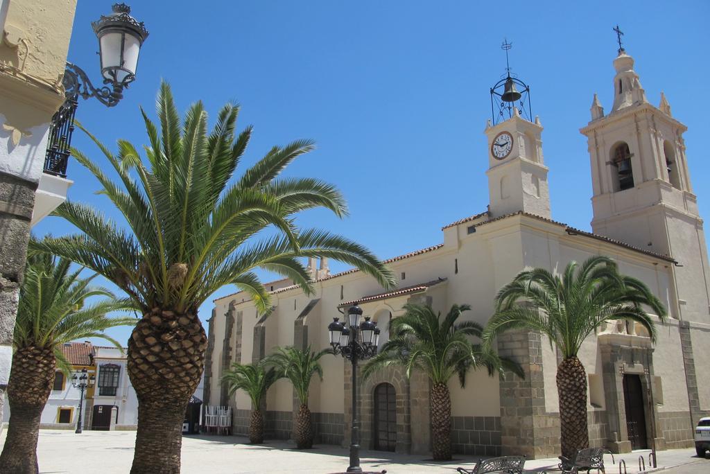 Gasthaus Casa Las Torres Medina de las Torres Exterior foto